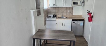 Apartment, Great Location , Fits your budget!!