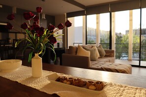 Smart TV, books - Araquuna Private Condominium, Nayarit (Mezcales)