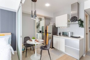 Mikrobølgeovn, ovn og kokeplater