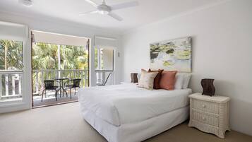 2 chambres, coffres-forts dans les chambres, fer et planche Ă repasser