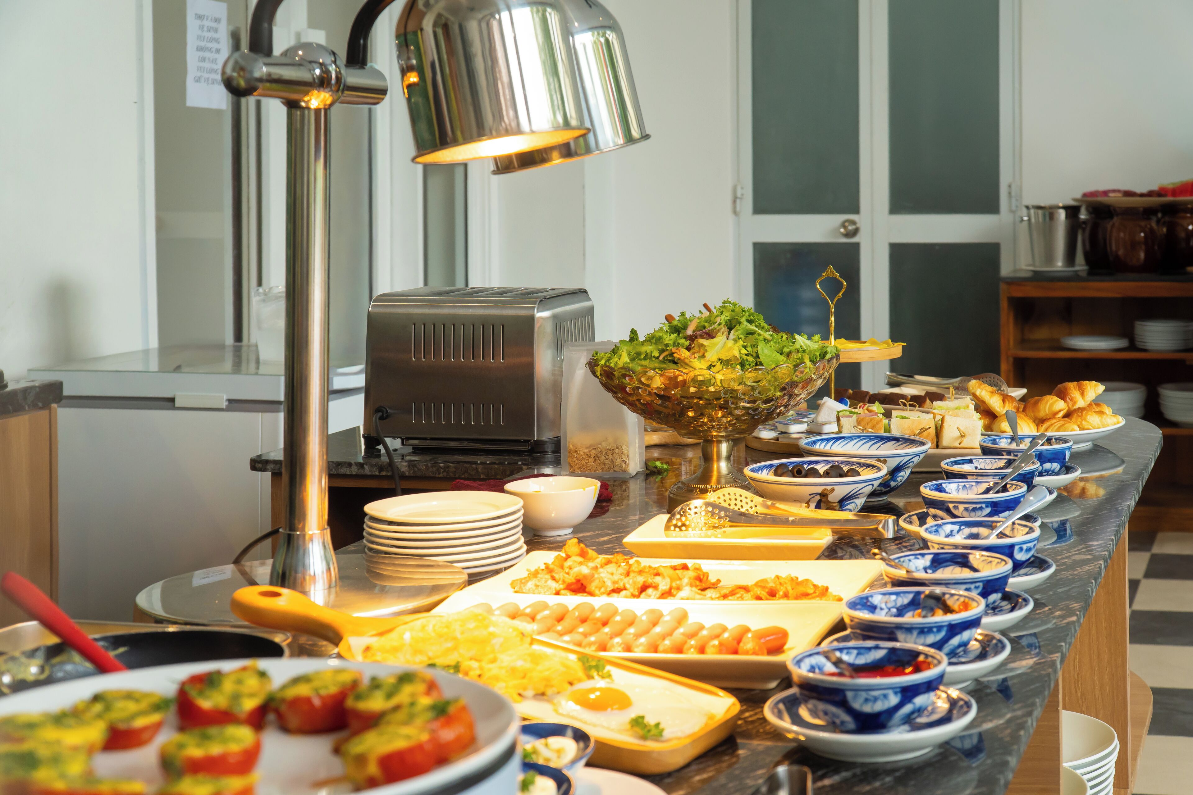 Päivittäinen buffetaamiainen maksusta