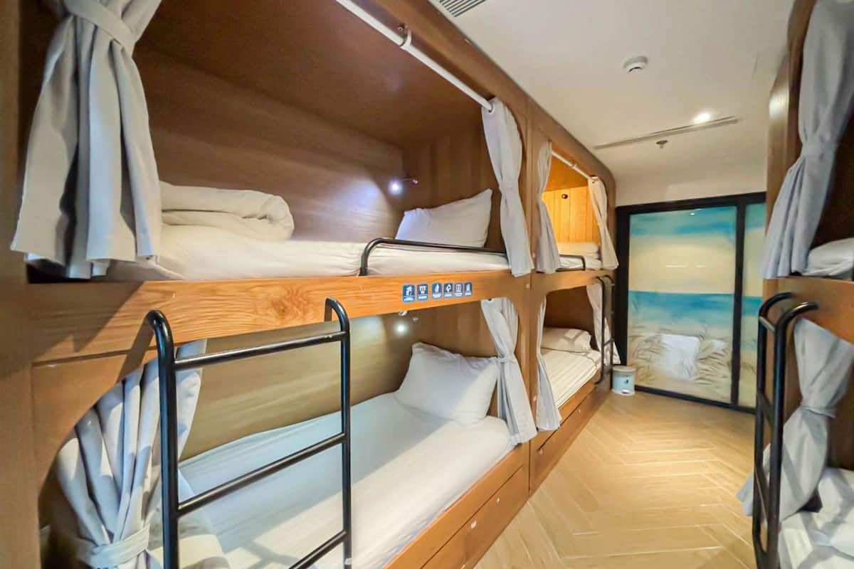 Minibar, free WiFi