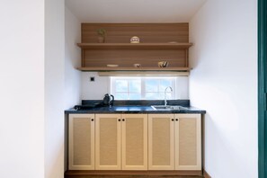 Private kitchen - Sujet Beach Hotel &Apartment by Haviland (Da Nang)