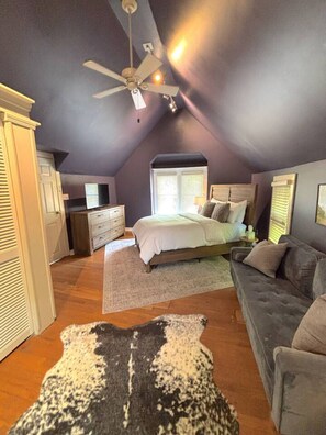 2 bedrooms, free WiFi, bed sheets - Downtown Tea Cup Cottage (Eureka Springs)