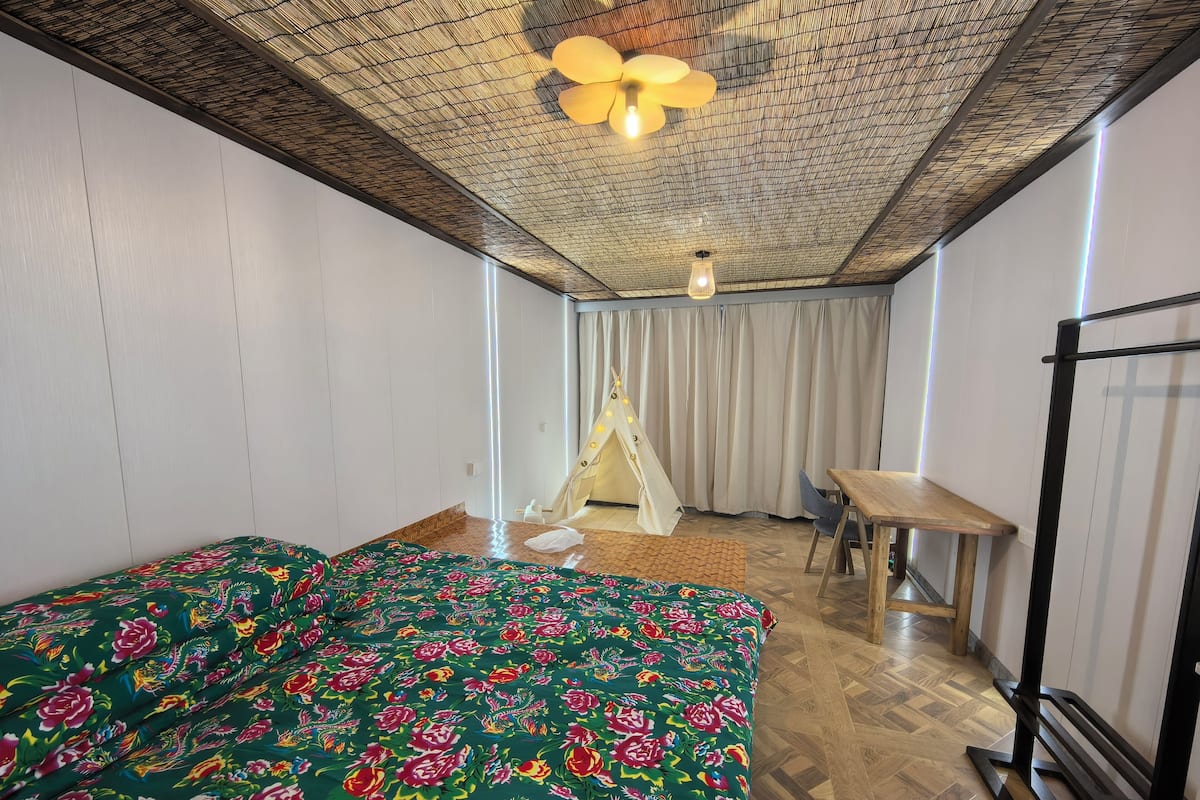 Quarto triplo família | Individualmente decorados, individualmente mobiliados