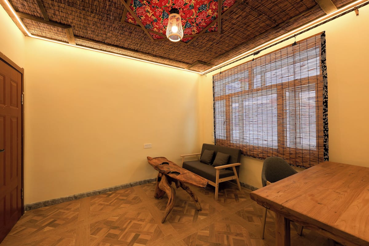 Suite básica | Decoración personalizada y muebles diferentes