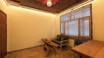 Eenvoudige suite | Individueel gedecoreerd, individueel gemeubileerd