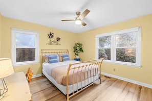 Desk, iron/ironing board, free WiFi, bed sheets