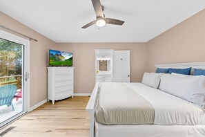 4 bedrooms, desk, iron/ironing board, free WiFi