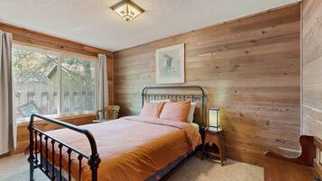 3 bedrooms, internet, bed sheets