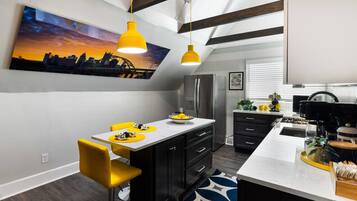 Fridge, microwave, oven, stovetop