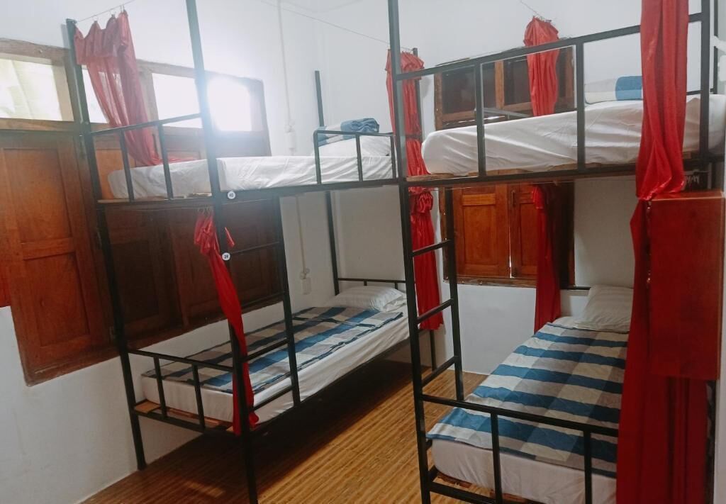 4 mixed dorm room | In-room safe, blackout drapes