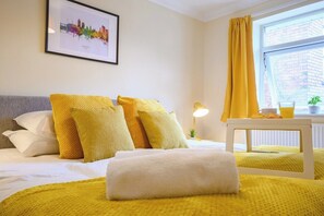 3 bedrooms, internet, bed sheets