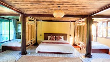 Cortinas blackout, tabla de planchar con plancha y wifi gratis