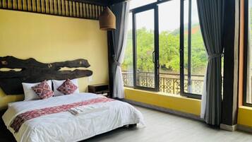Cortinas blackout, tabla de planchar con plancha y wifi gratis