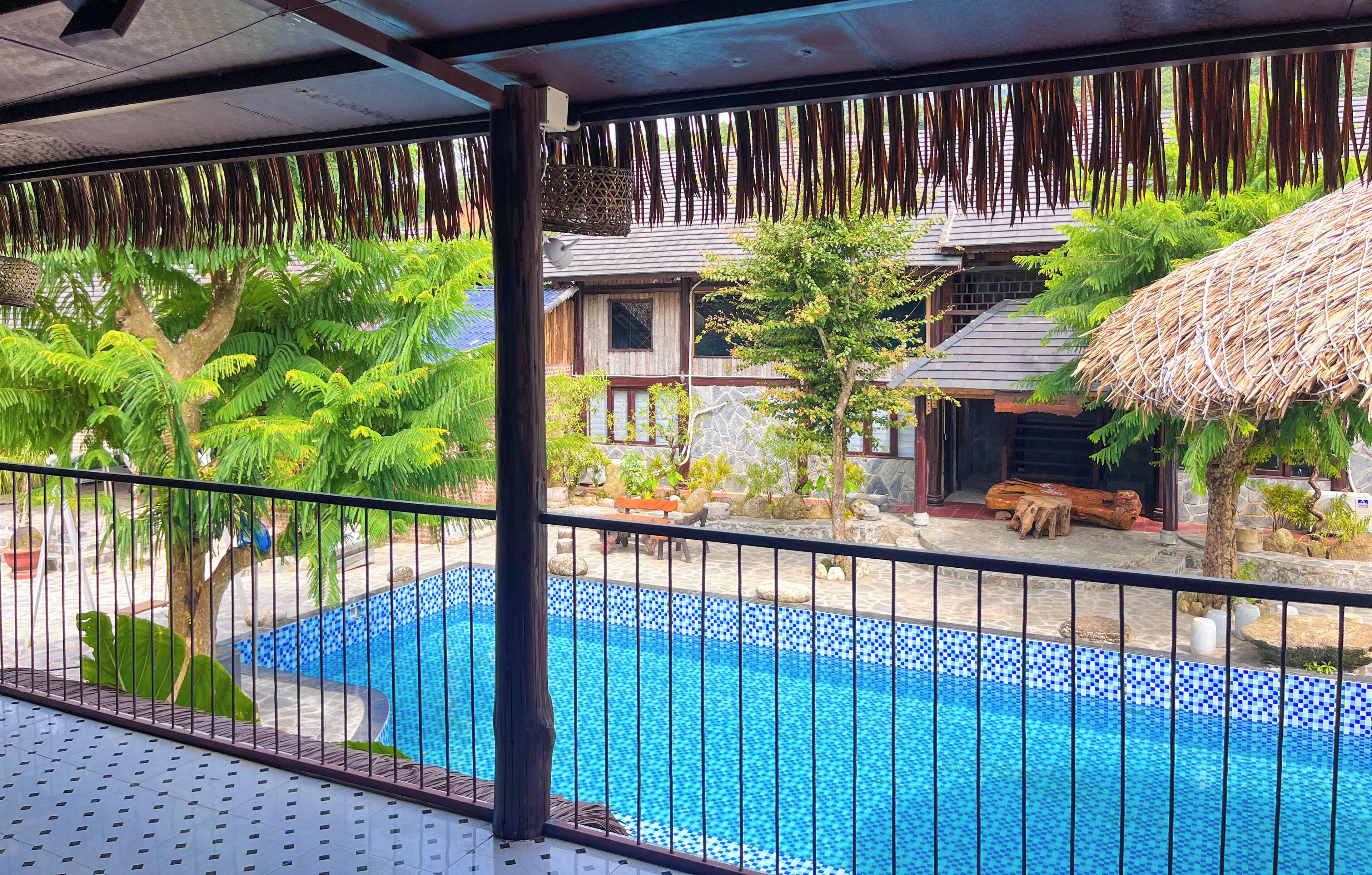 Deluxe Shared Dormitory, Patio, Pool View