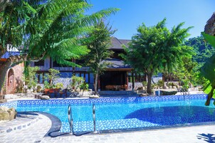 15 piscinas externas
