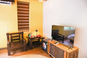 Deluxe Double Room, Garden View | Blackout drapes, iron/ironing board, free WiFi