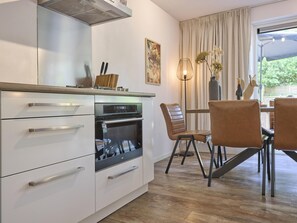 Refrigerador, horno, placa de cocina, lavavajillas