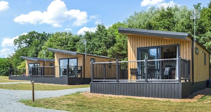 Fairways Retreat 1 - UK50246