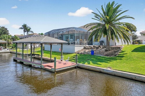 Cabana Coast Waterfront Pool Home | Palm Coast | 2 Master Suites | Close To Beach | Dog Friendly