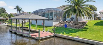 Cabana Coast Waterfront Pool Home | Palm Coast | 2 Master Suites | Close To Beach | Dog Friendly