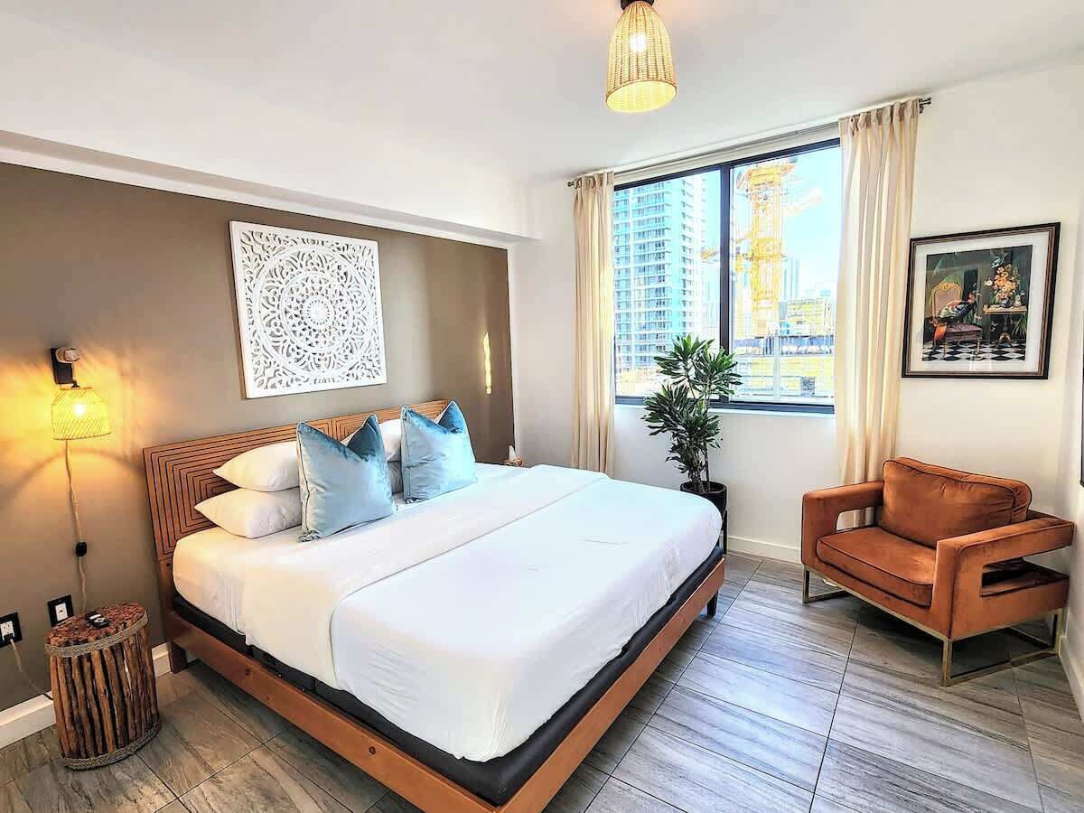 2 bedrooms, iron/ironing board, travel crib, free WiFi