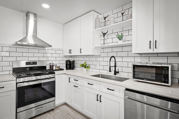 Fridge, microwave, oven, stovetop