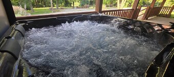 Country Cabin - Hot Tub - Free Kayaks - Gig Speed Internet - Fire Pit!