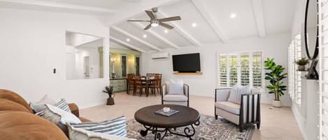 Smart TV, fireplace, computer monitors