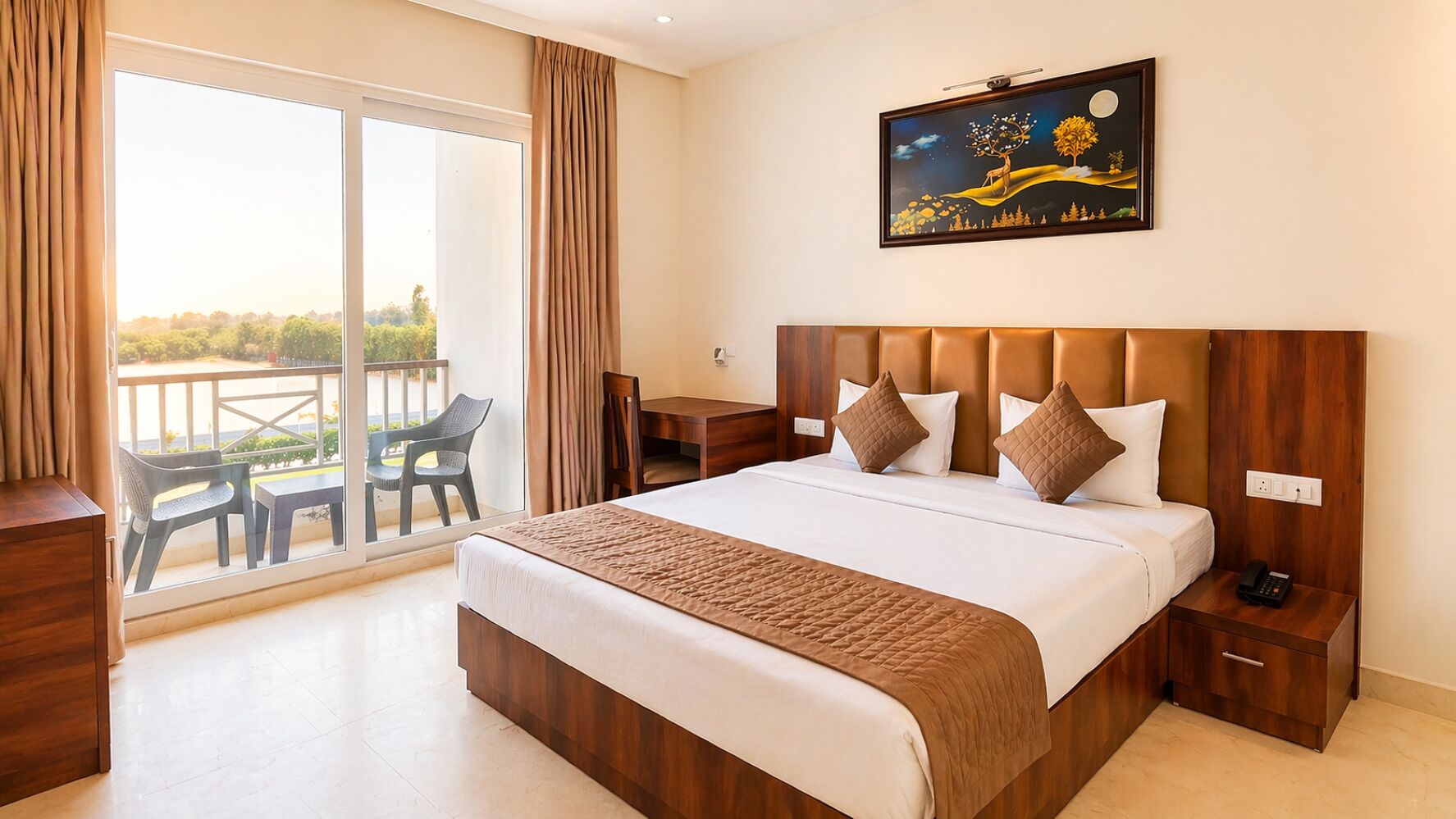 Premium Room, Balcony | Minibar, rollaway beds, free WiFi, bed sheets