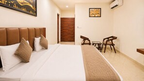 Premium Room, Balcony | Minibar, desk, laptop workspace, rollaway beds - Savanna Retreat (Ramnagar)
