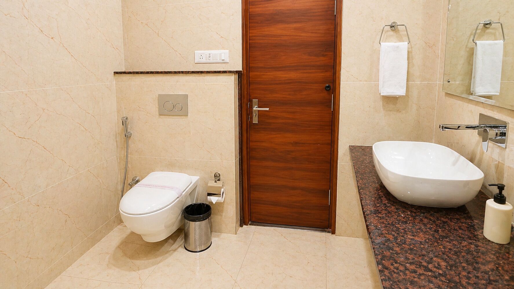 Shower, towels