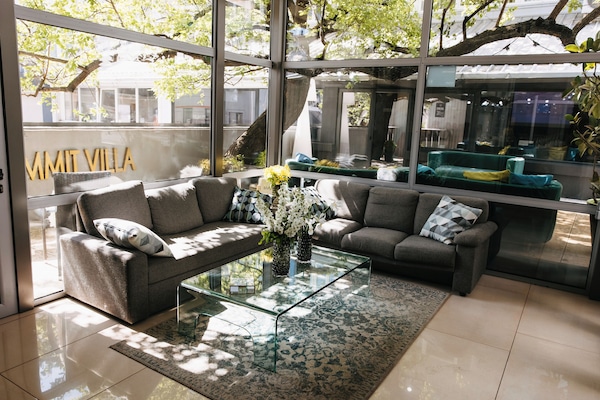 80-cm-Smart-TV mit Kabelempfang, Drucker