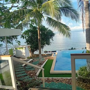 Deluxe Cabin, Balcony, Beach View | Blackout drapes, soundproofing, free WiFi - Tulang Diot View and Turtle Haven (San Francisco)