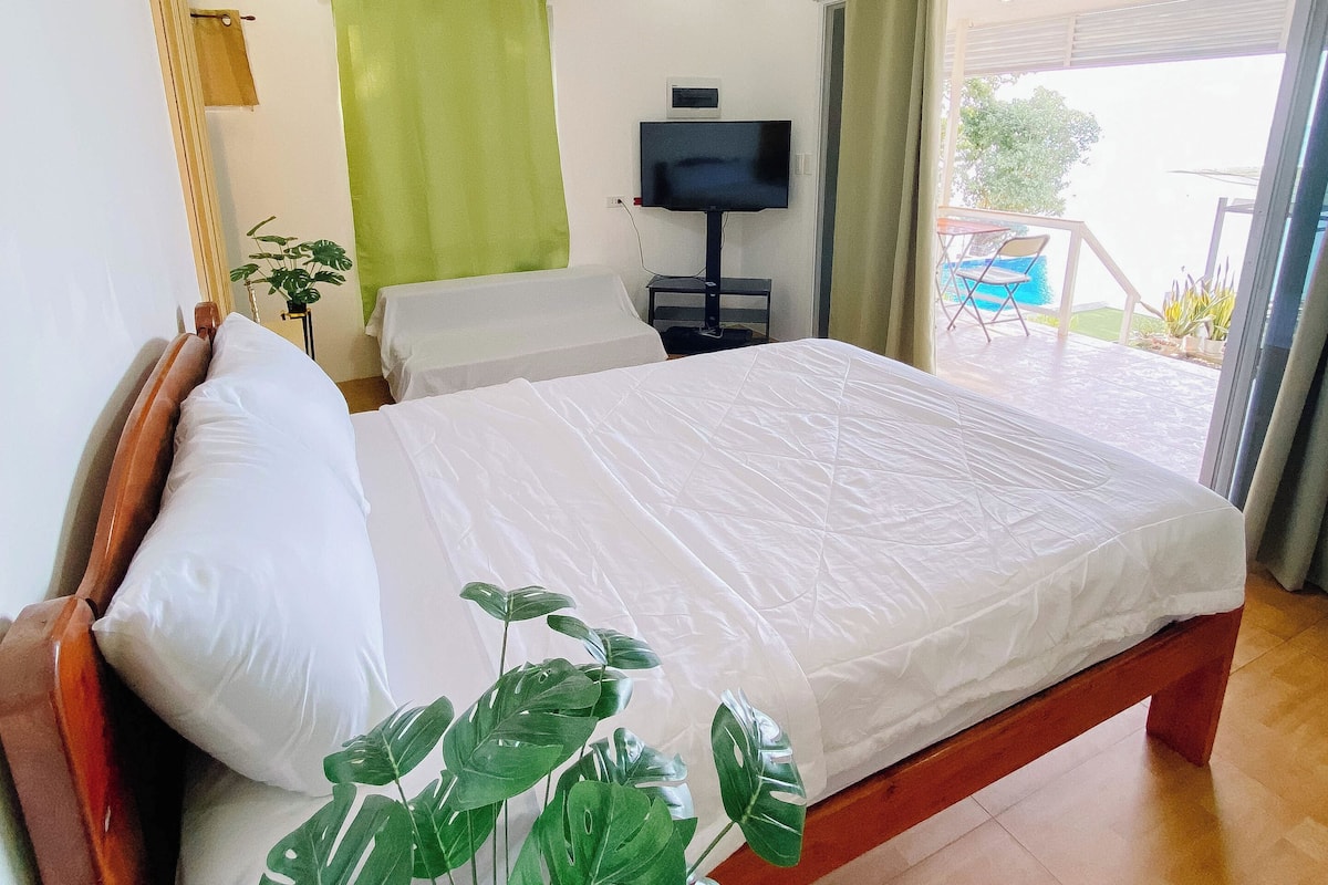 Deluxe Studio Suite, Balcony, Beach View