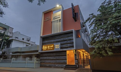 Itsy Hotels Everest Leela Residency