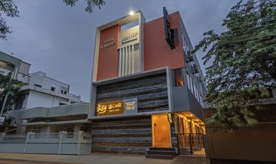 Itsy Hotels Everest Leela Residency