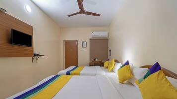 デラックス ダブルルーム | 遮光カーテン、アイロン / アイロン台