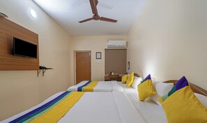 Deluxe Double Room | Blackout curtains, iron/ironing board - Itsy Hotels Everest Leela Residency (Erode)