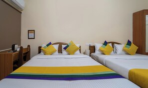 Deluxe Double Room | Blackout drapes, iron/ironing board