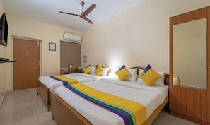 Deluxe Double Room | Blackout drapes, iron/ironing board