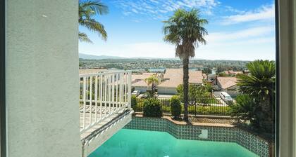 Lake View 5BR Mission Viejo Retreat Near Laguna Beach & Disneyland