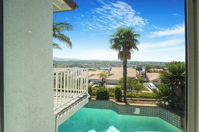 Lake View 5BR Mission Viejo Retreat Near Laguna Beach & Disneyland