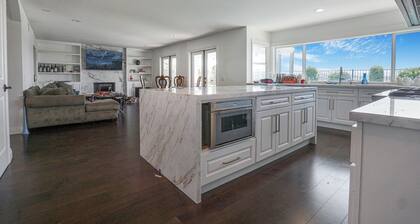 Lake View 5BR Mission Viejo Retreat Near Laguna Beach & Disneyland