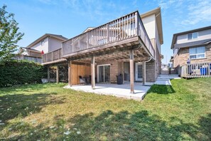 Exterior - Timeless Charm, Modern Comfort & Large Patio (Kitchener)