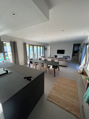 Interior - 4‑BR/Ensuite Designer Family Home with Pool, 2 terraces 3‑min to Beach parking (Grand Baie)