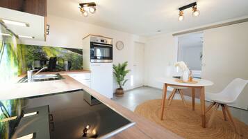 Kühlschrank, Ofen, Herdplatte, Geschirrspüler