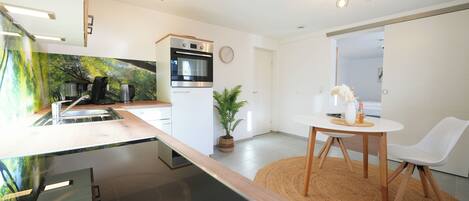 Kühlschrank, Ofen, Herdplatte, Geschirrspüler