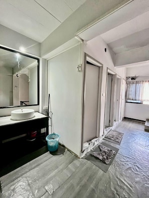 Chambre Double pour 1 personne | Salle de bain commune